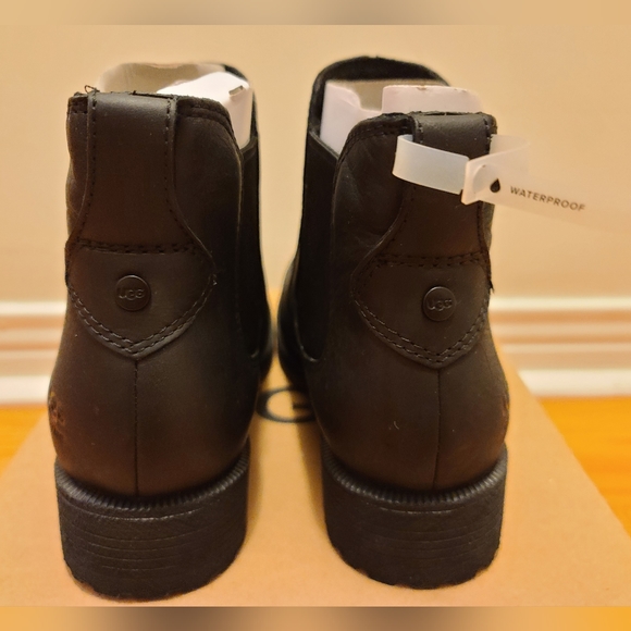 UGG Black Bonham Boot III Leather Chelsea Booties Women's 7 - Picture 6 of 16